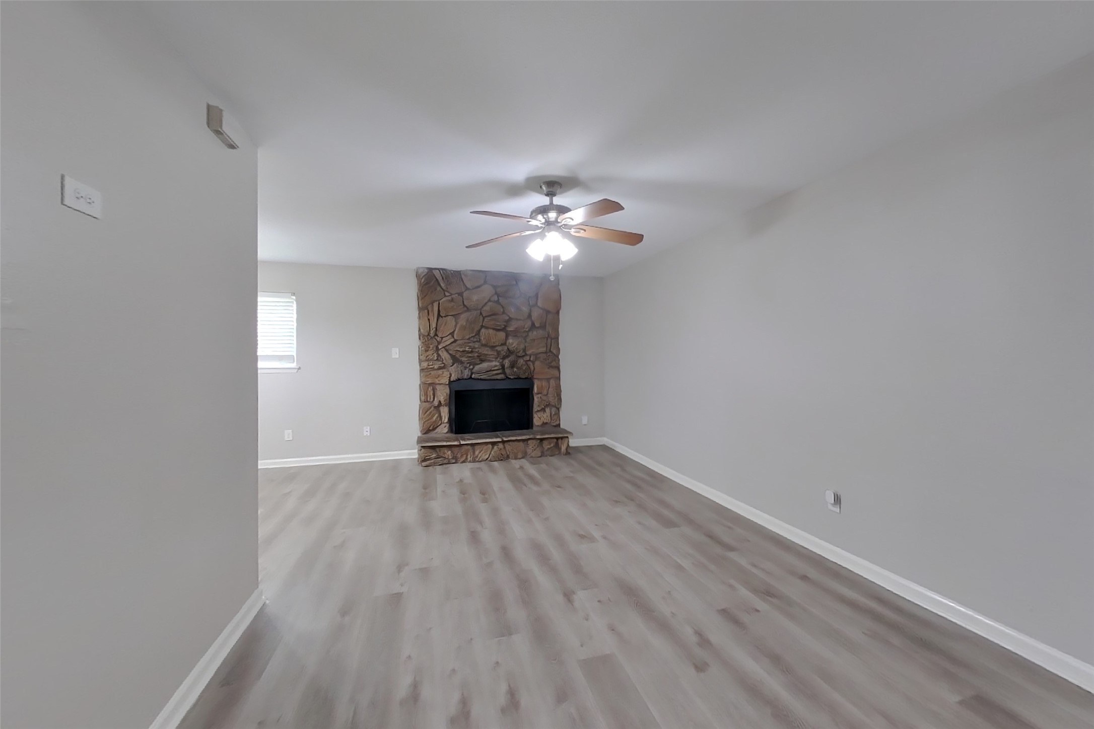 1438 Peach Spring Drive Houston, TX 77088 - Photo 2 of 14