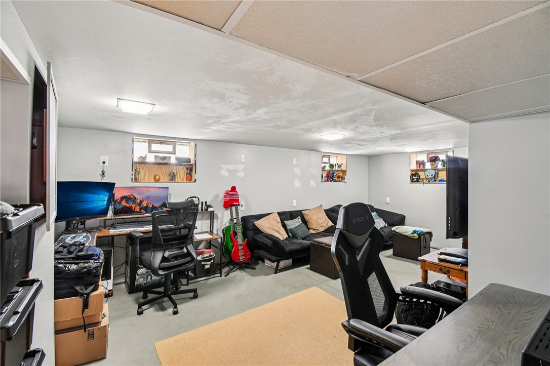 316 Coolidge Road Irondequoit, NY 14622 - Photo 23 of 37