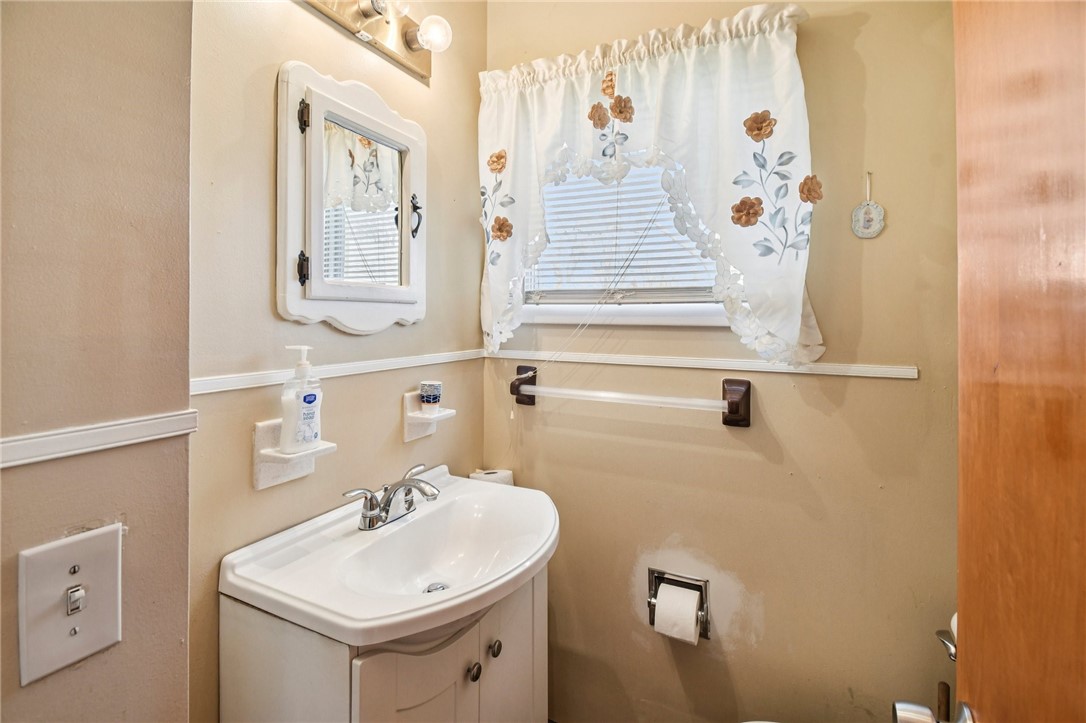 316 Coolidge Road Irondequoit, NY 14622 - Photo 25 of 37