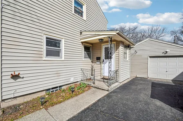 $199,000 | 316 Coolidge Road, Irondequoit, NY 14622