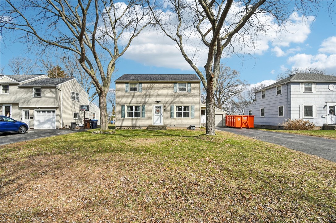 316 Coolidge Road Irondequoit, NY 14622 - Photo 3 of 37