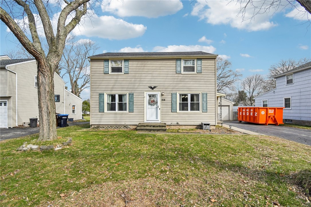 316 Coolidge Road Irondequoit, NY 14622 - Photo 4 of 37