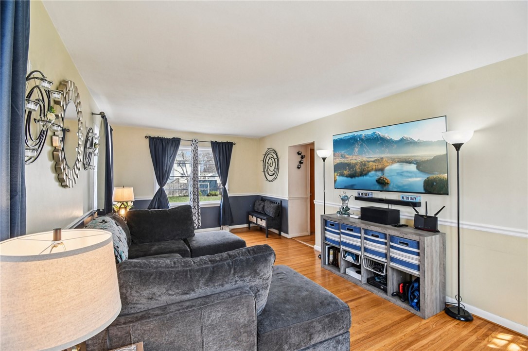 316 Coolidge Road Irondequoit, NY 14622 - Photo 7 of 37