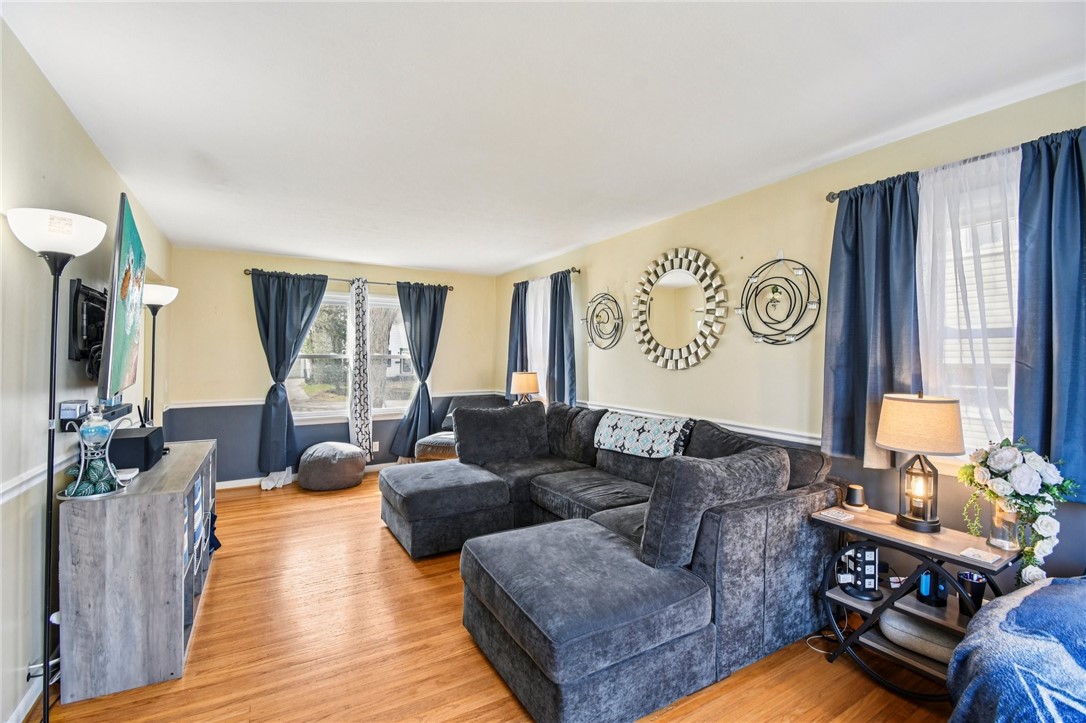 316 Coolidge Road Irondequoit, NY 14622 - Photo 8 of 37