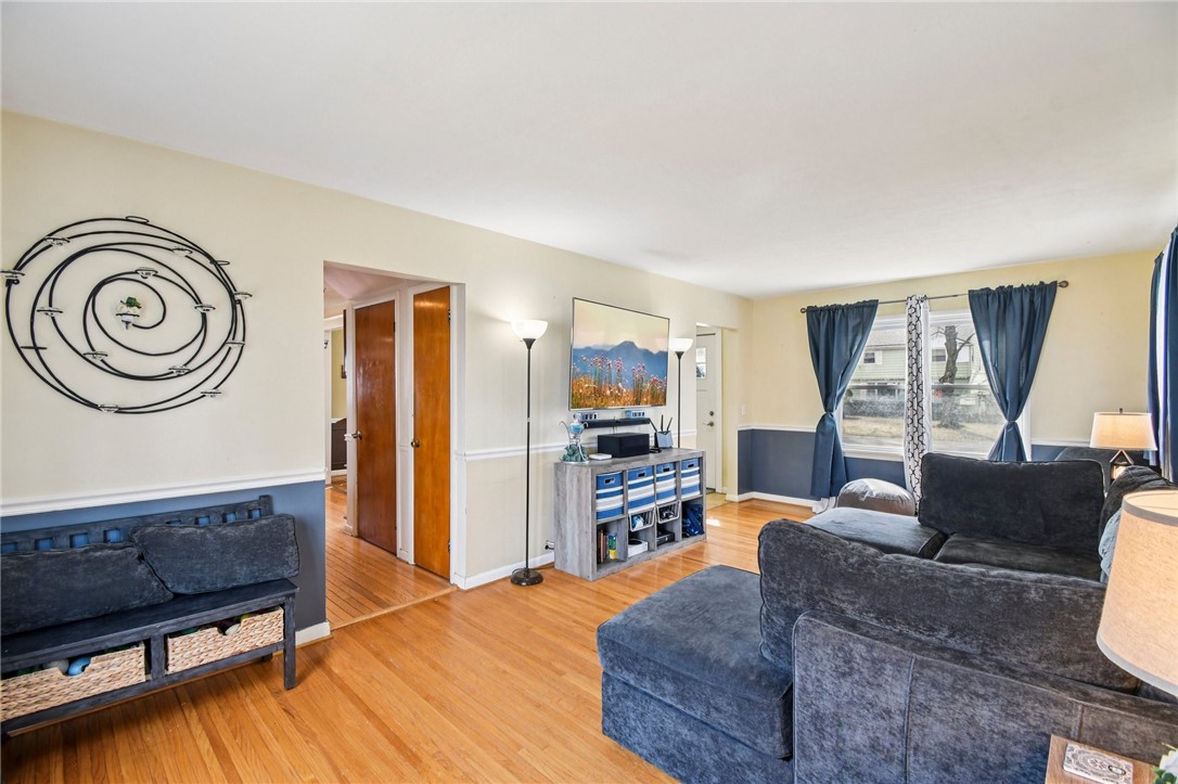 316 Coolidge Road Irondequoit, NY 14622 - Photo 9 of 37