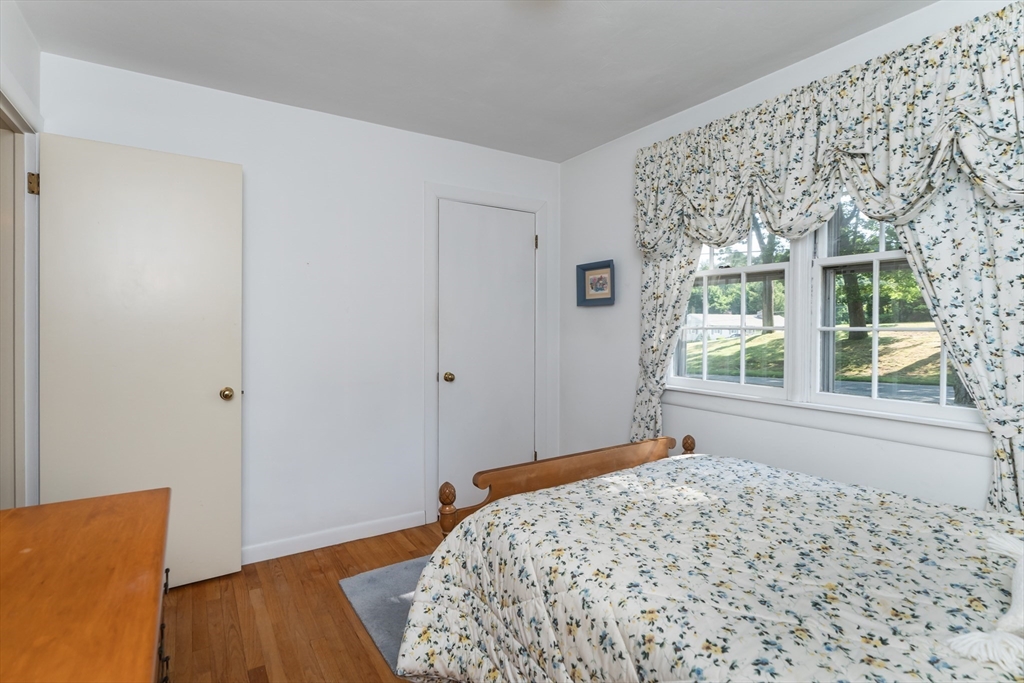 44 Squire Lane Springfield, MA 01118 - Photo 24 of 29 Gallery Image 24