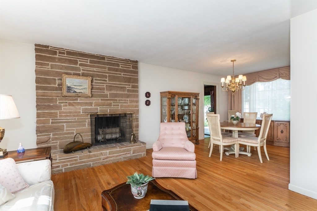 44 Squire Lane Springfield, MA 01118 - Photo 5 of 29 Gallery Image 5