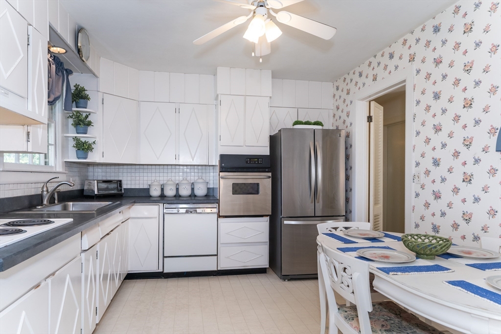 44 Squire Lane Springfield, MA 01118 - Photo 7 of 29 Gallery Image 7