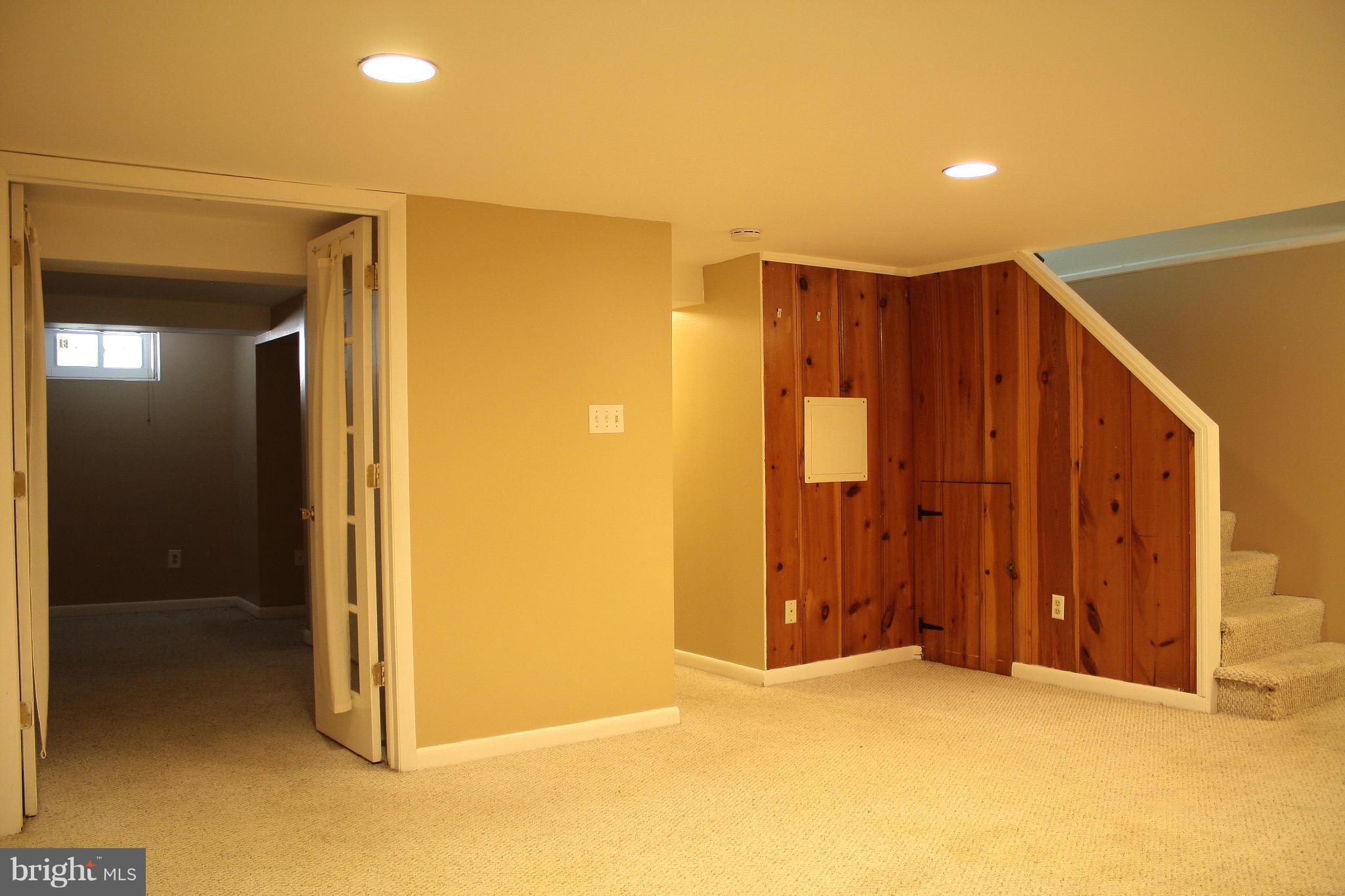 8507 Pleasant Plains Road Towson, MD 21286 - Photo 15 of 30 Family Room