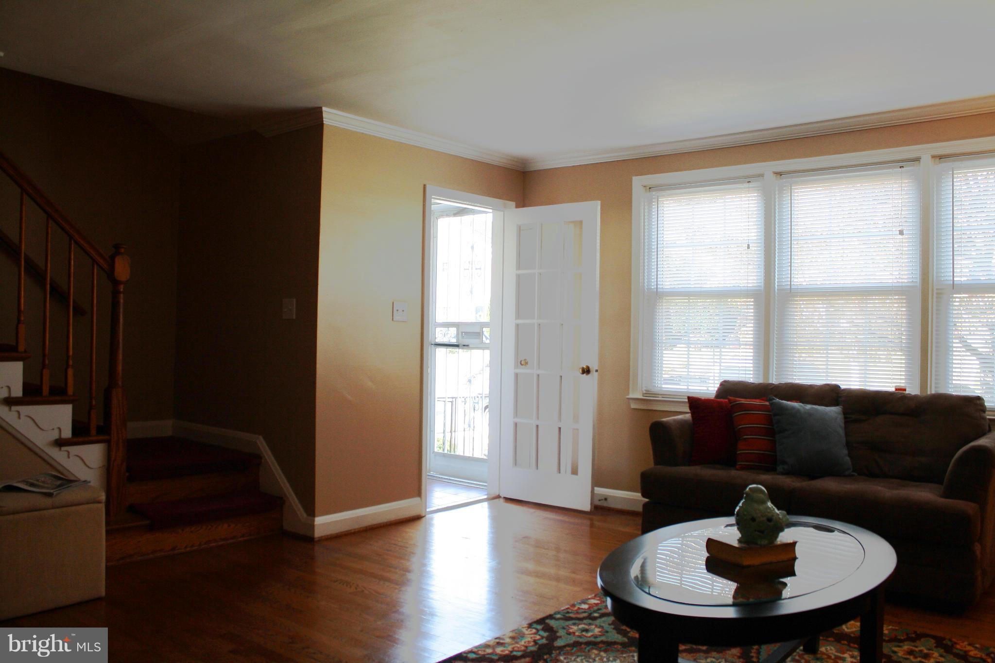 8507 Pleasant Plains Road Towson, MD 21286 - Photo 21 of 30 Living Room
