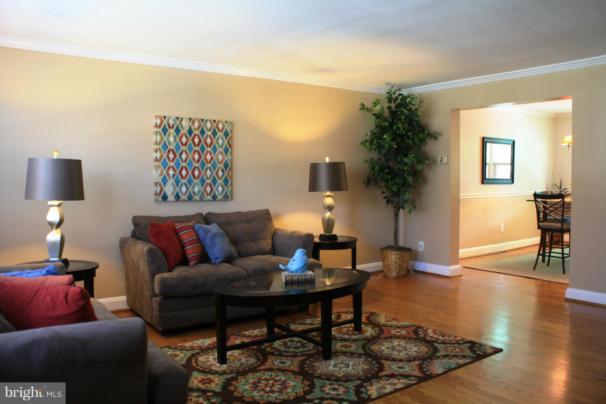 8507 Pleasant Plains Road Towson, MD 21286 - Photo 7 of 30 Living Room