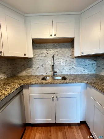 $1,100 | 889 Farmington Avenue, Unit 1, Bristol, CT 06010