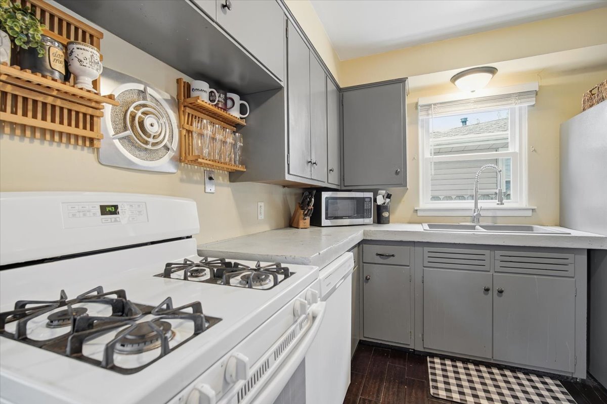 505 East Poplar Street Normal, IL 61761 - Photo 8 of 28