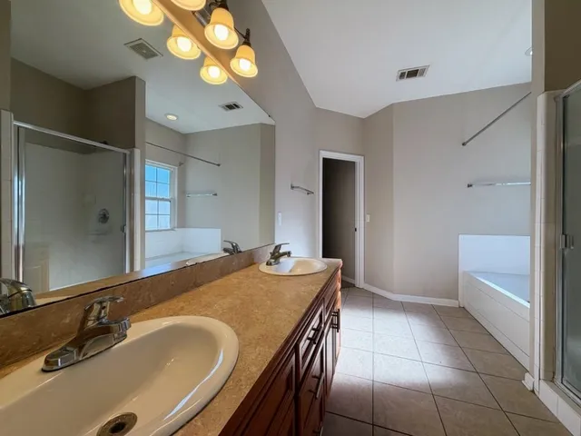 $250,000 | 990 Crawfordville Trace, Tallahassee, FL 32305