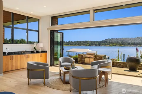 $9,100,000 | 3840 East Mercer Way, Mercer Island, WA 98040