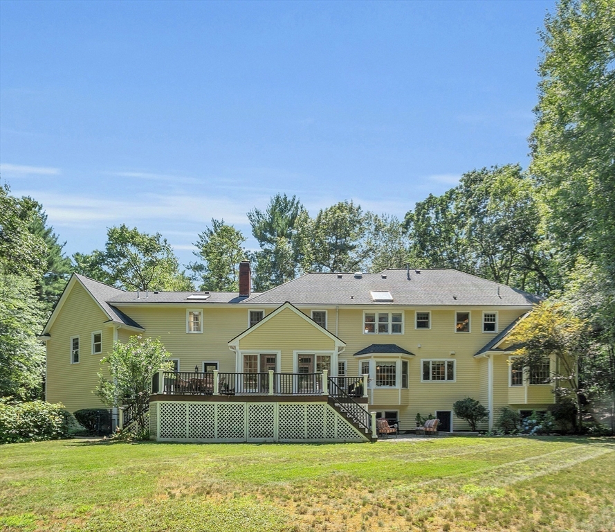 157 Lancaster Road North Andover, MA 01845 - Photo 3 of 42 a front view of a house with garden