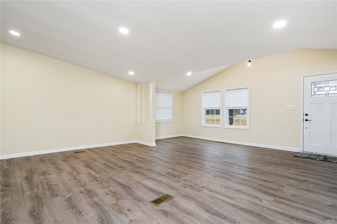 207 Willingham Road Williamston, SC 29697 - Photo 6 of 29