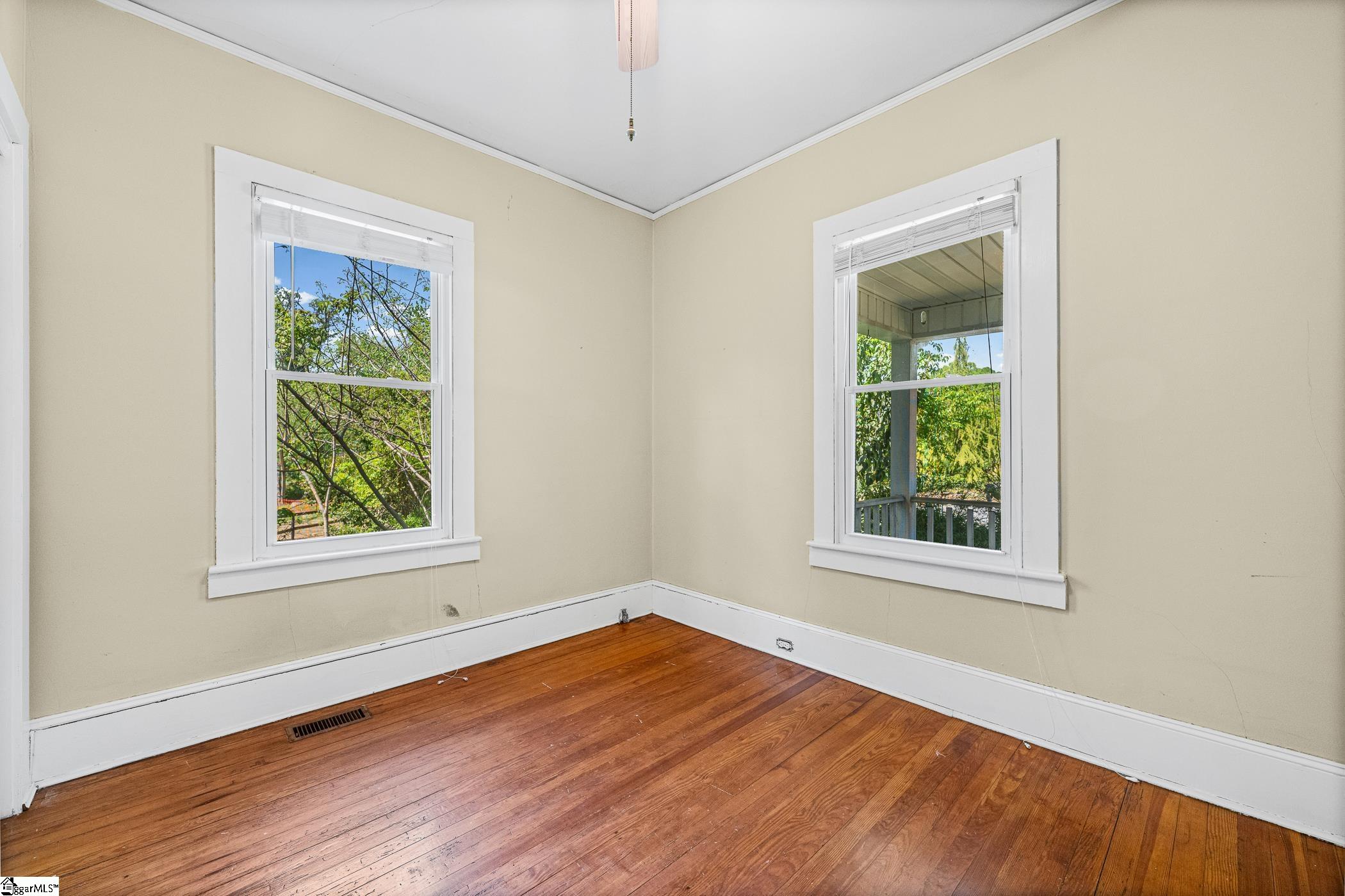 121 Ebaugh Avenue Greenville, SC 29607 - Photo 15 of 29