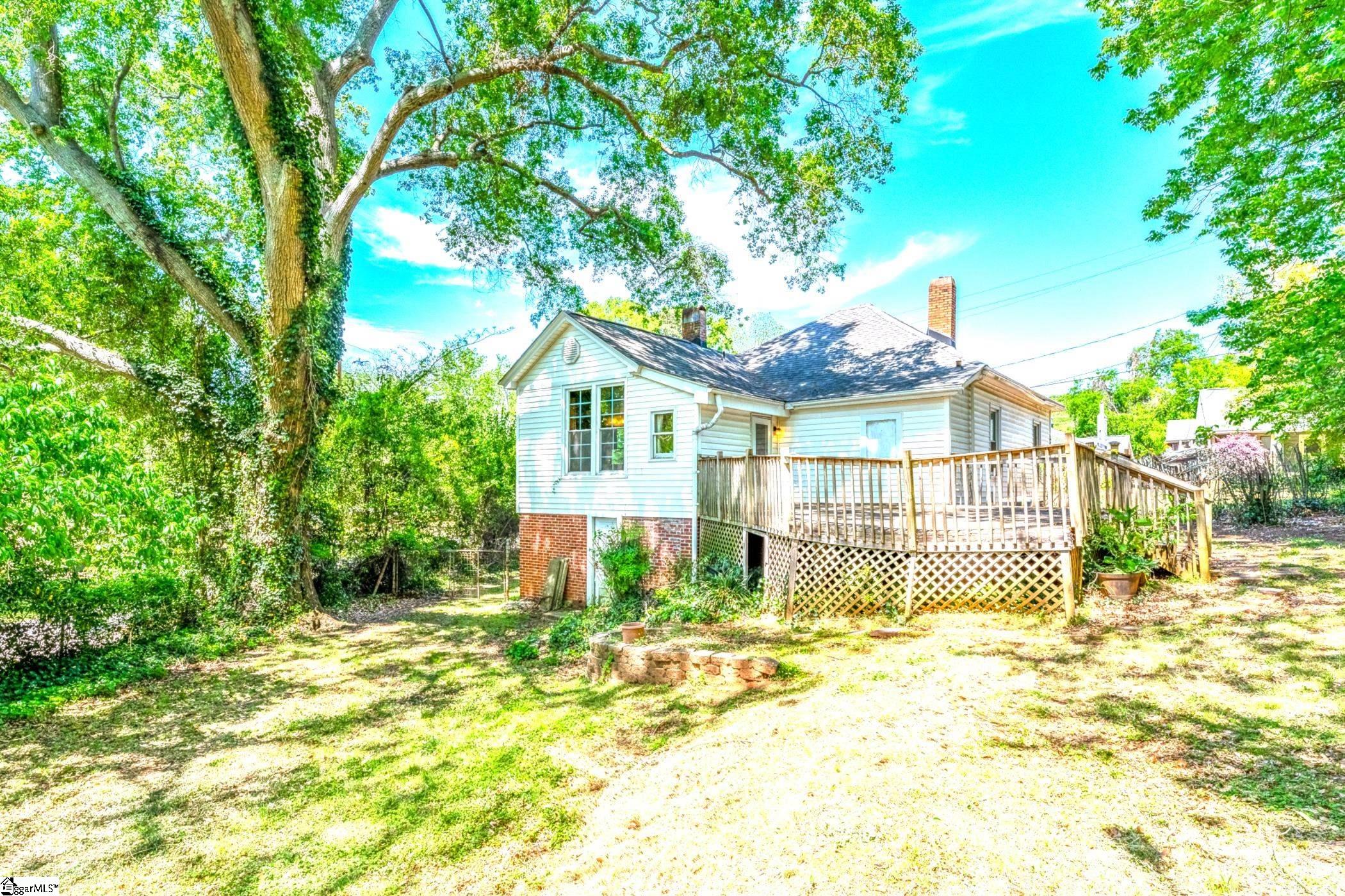 121 Ebaugh Avenue Greenville, SC 29607 - Photo 4 of 29