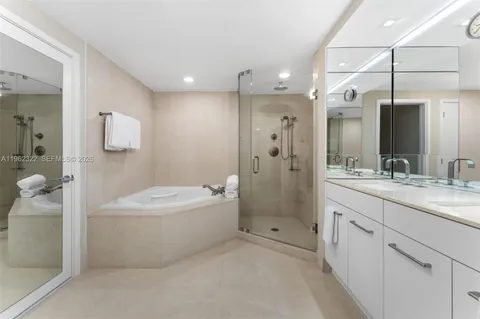 $5,290,000 | 6899 Collins Avenue, Unit 403, Miami Beach, FL 33141