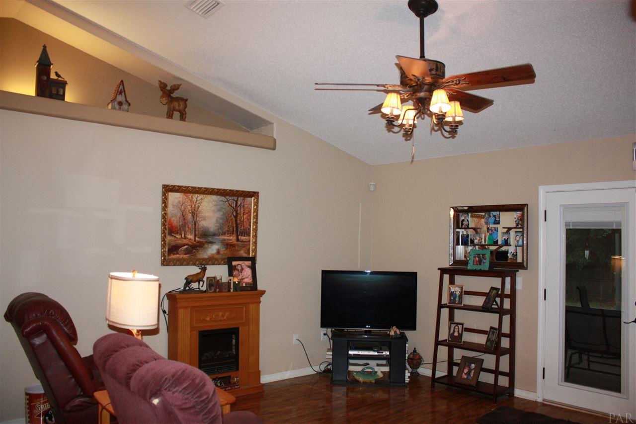 6026 Ridgeview Drive Milton, FL 32570 - Photo 4 of 28