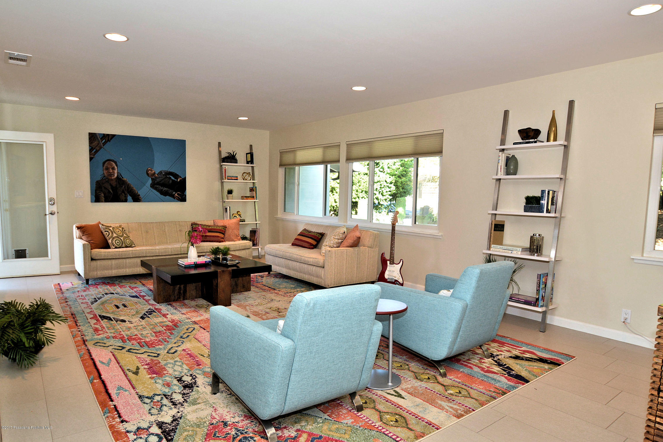 548 Cocopan Drive Altadena, CA 91001 - Photo 5 of 34 Living room 1