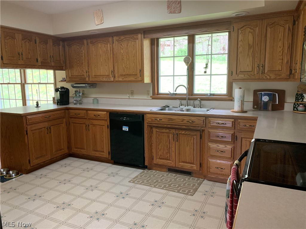 6224 Middle Run Road Dover, OH 44622 - Photo 2 of 28