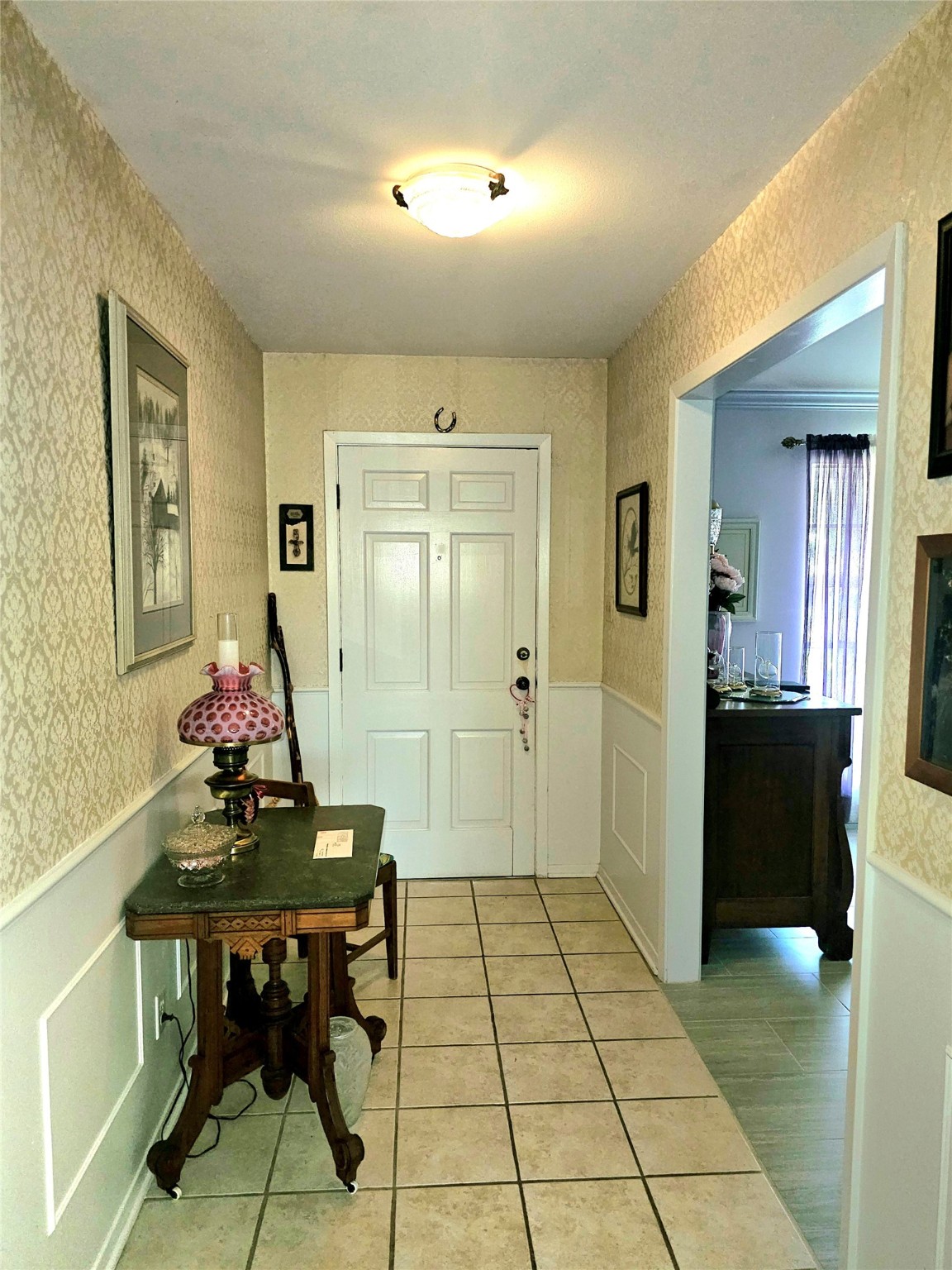 117 Laughlin Road Eagle Lake, TX 77434 - Photo 4 of 46 a dining room with furniture and window