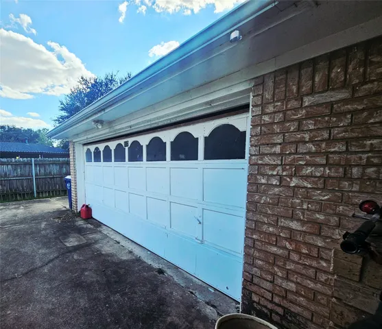 a view of a garage