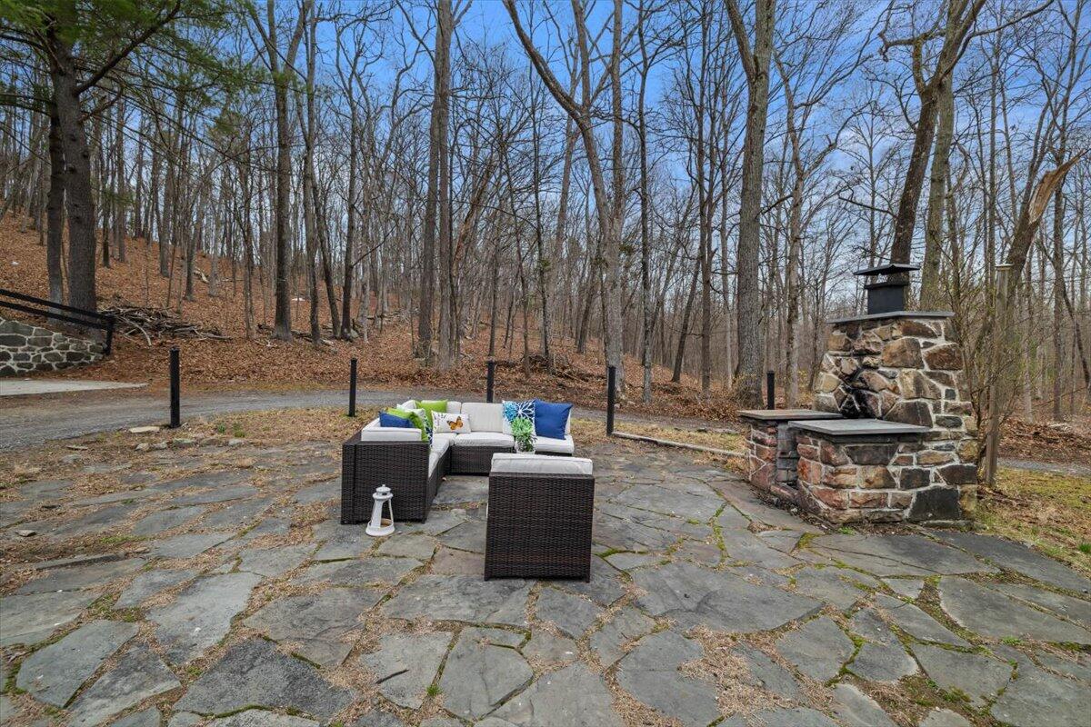 265 Rown Road East Stroudsburg, PA 18302 - Photo 3 of 32 08-Photo-7