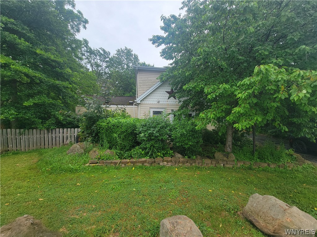 5074 Lower Mountain Road Lockport, NY 14094 - Photo 2 of 29
