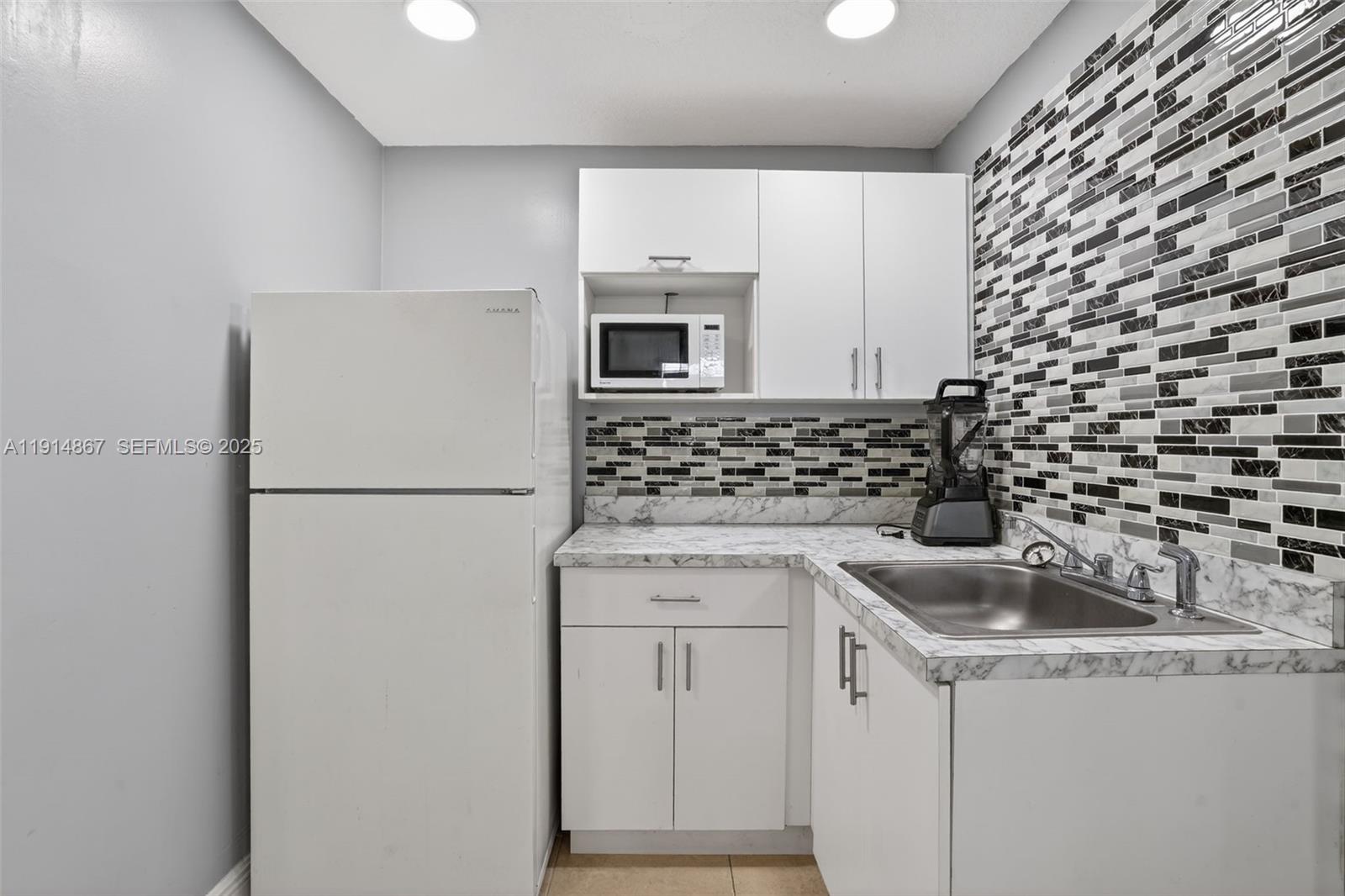 9835 Southwest 26th Terrace Miami, FL 33165 - Photo 30 of 49