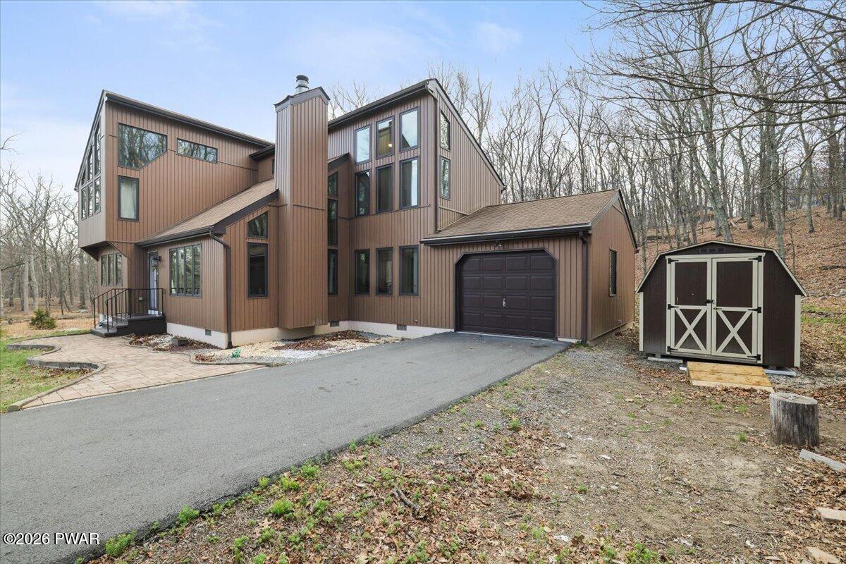 297 Gold Finch Road Bushkill, PA 18324 - Photo 3 of 46
