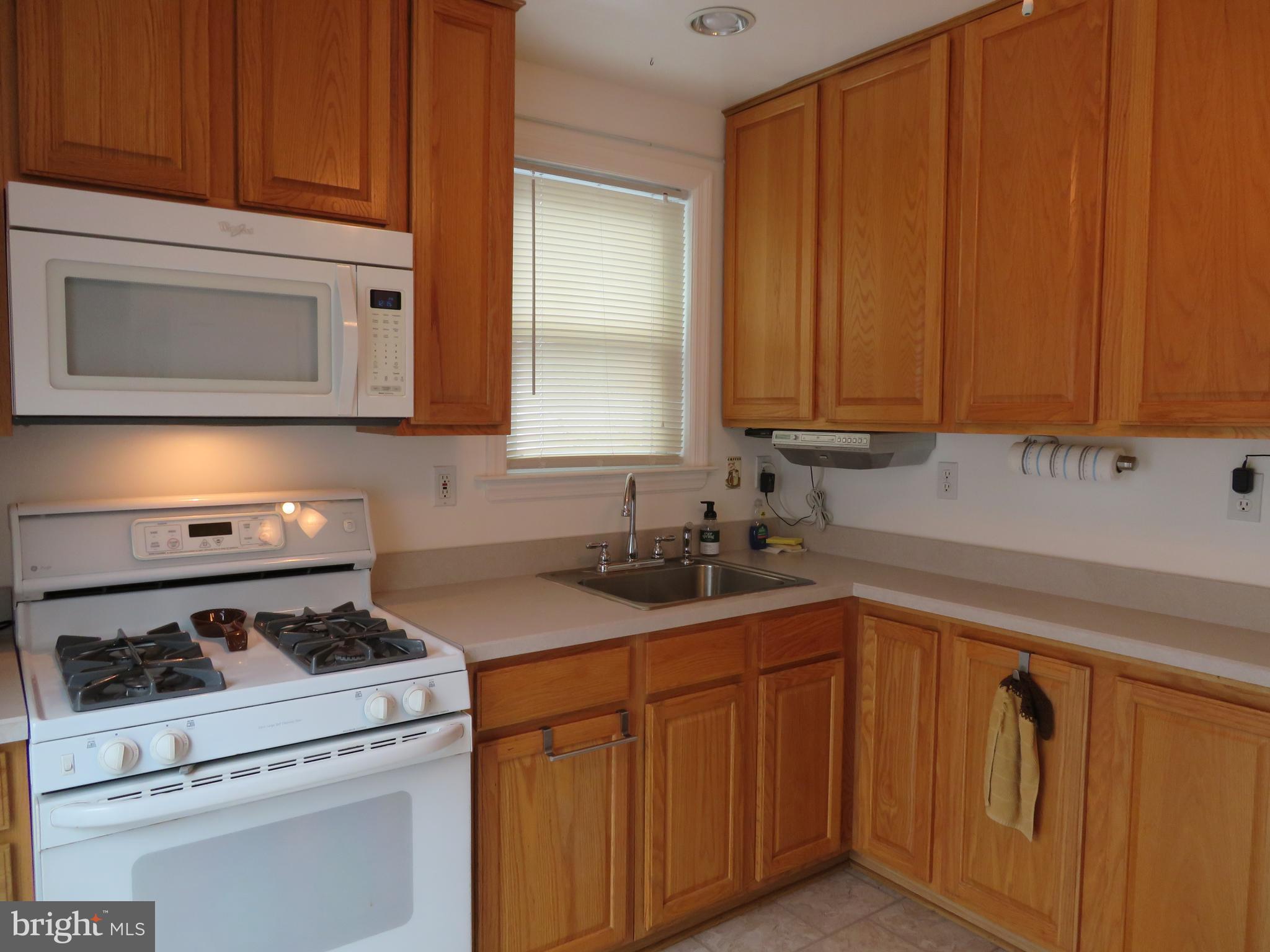 2520 East Joppa Road Baltimore, MD 21234 - Photo 7 of 43 Updated Kitchen!