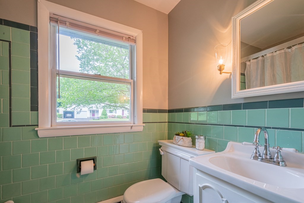 3 MacIntosh Road Bedford, MA 01730 - Photo 24 of 42 Gallery Image 24