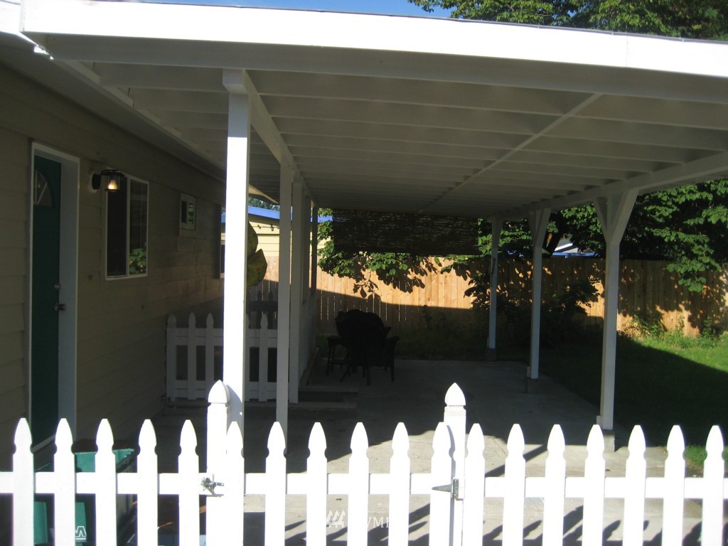 2512 Northeast 7th Street Renton, WA 98056 - Photo 13 of 15