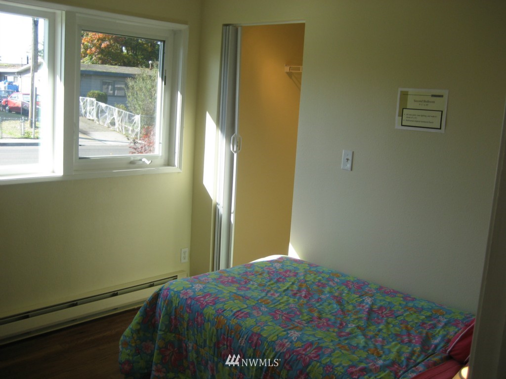 2512 Northeast 7th Street Renton, WA 98056 - Photo 6 of 15