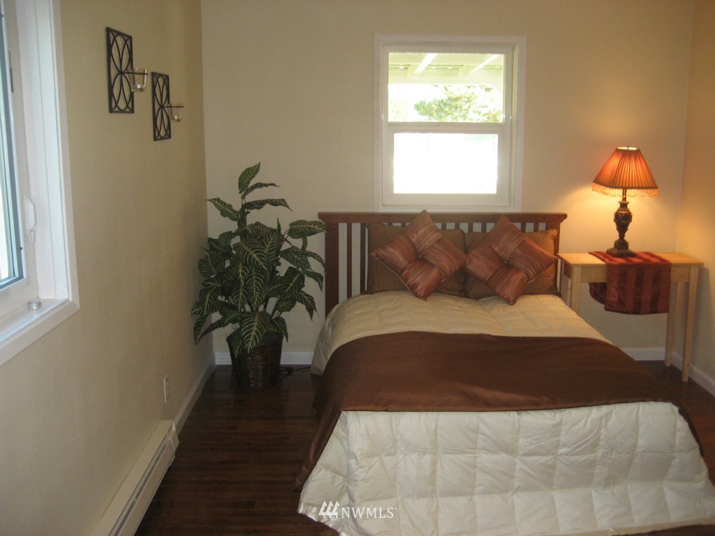 2512 Northeast 7th Street Renton, WA 98056 - Photo 7 of 15