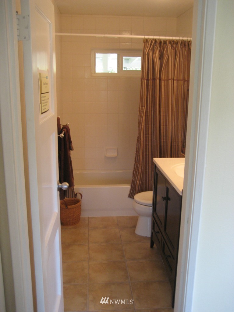 2512 Northeast 7th Street Renton, WA 98056 - Photo 8 of 15