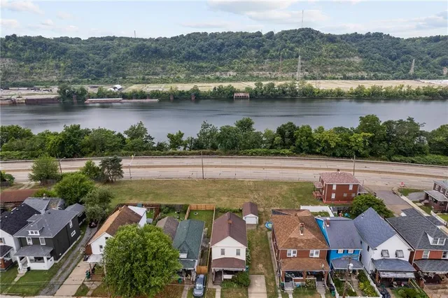 a view of a basketball court