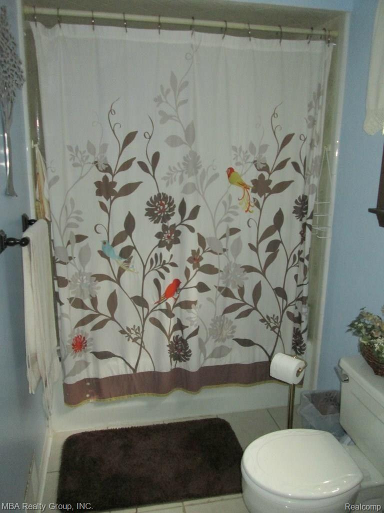 8496 Rucker Road Grosse Ile, MI 48138 - Photo 24 of 39 IMG_6773.jpg