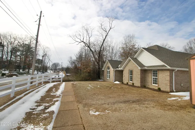 $279,999 | 56 Rustic Bridge Drive, Jackson, TN 38305