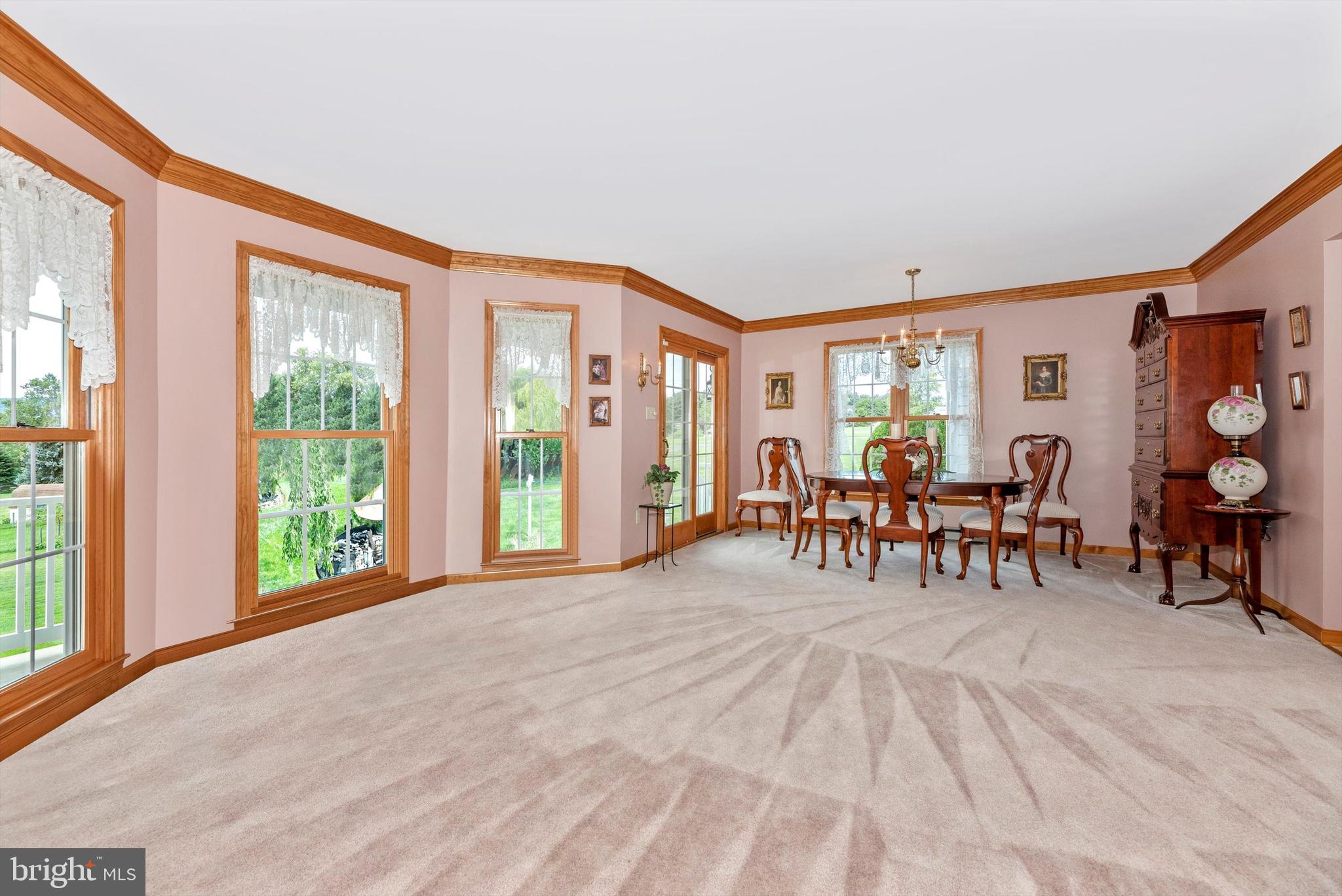 13818 Graceham Road Thurmont, MD 21788 - Photo 12 of 106 Living Room