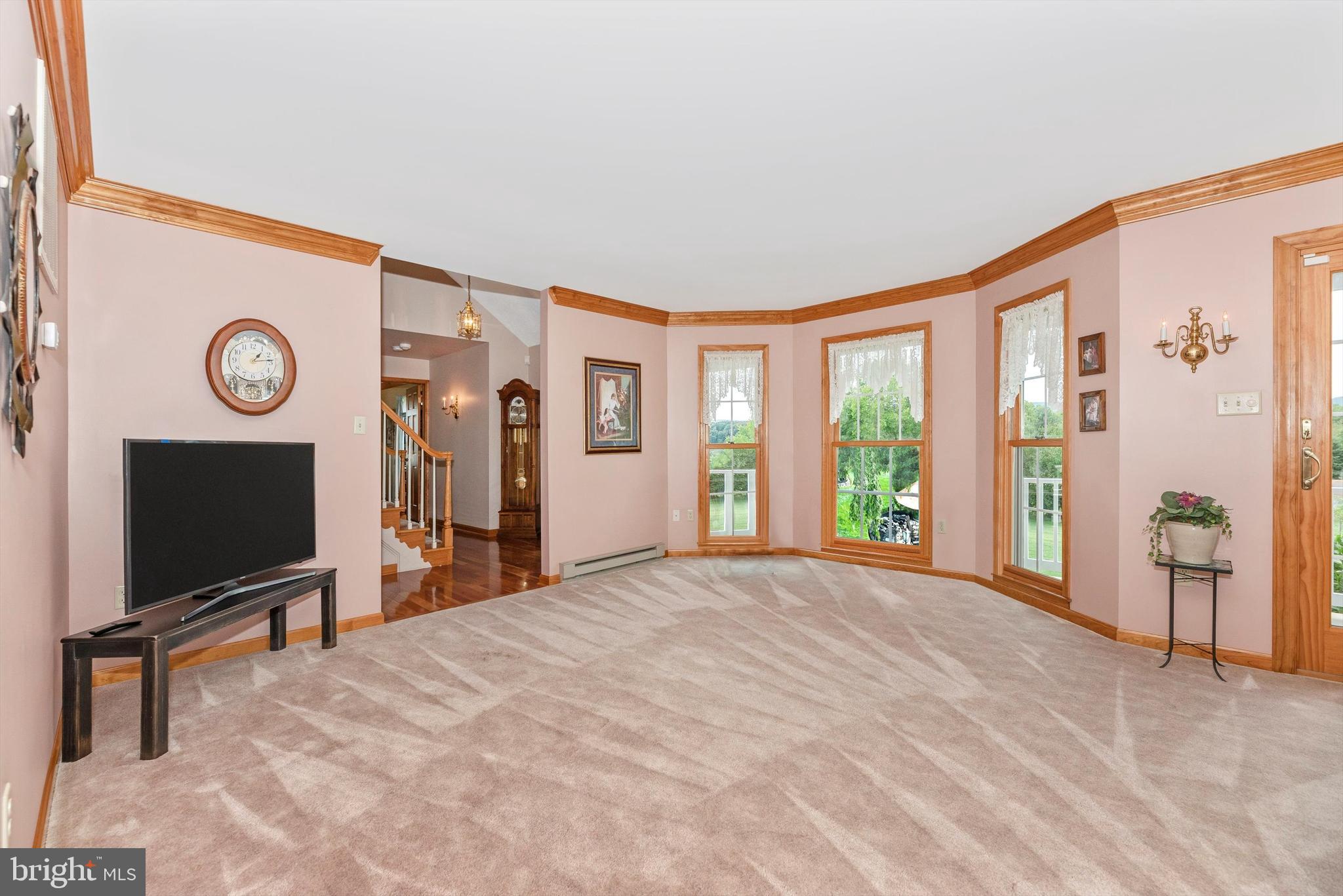 13818 Graceham Road Thurmont, MD 21788 - Photo 13 of 106 Living Room