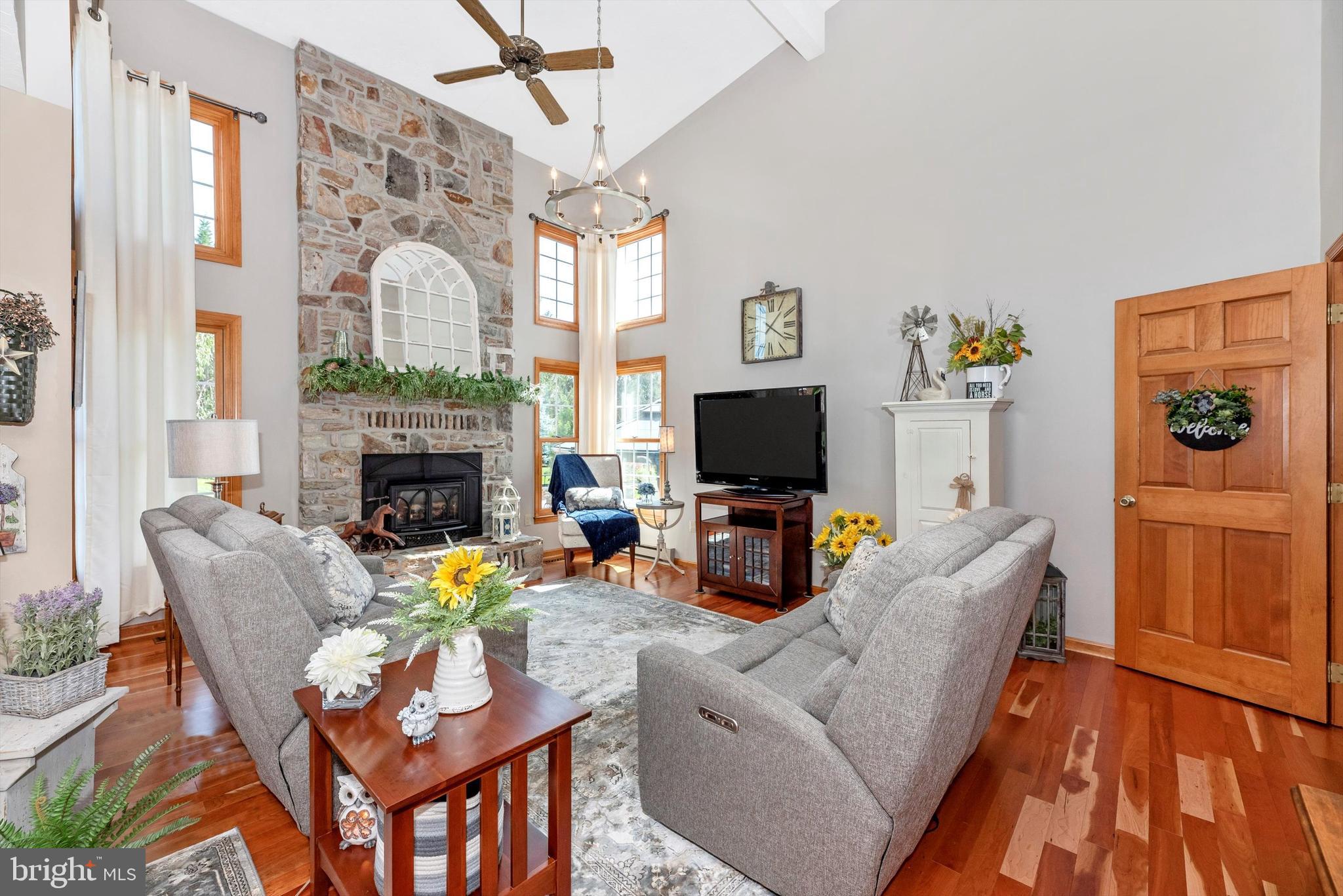 13818 Graceham Road Thurmont, MD 21788 - Photo 15 of 106 Family Room