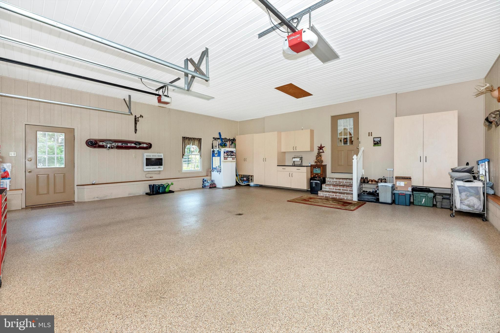 13818 Graceham Road Thurmont, MD 21788 - Photo 45 of 106 Attached garge