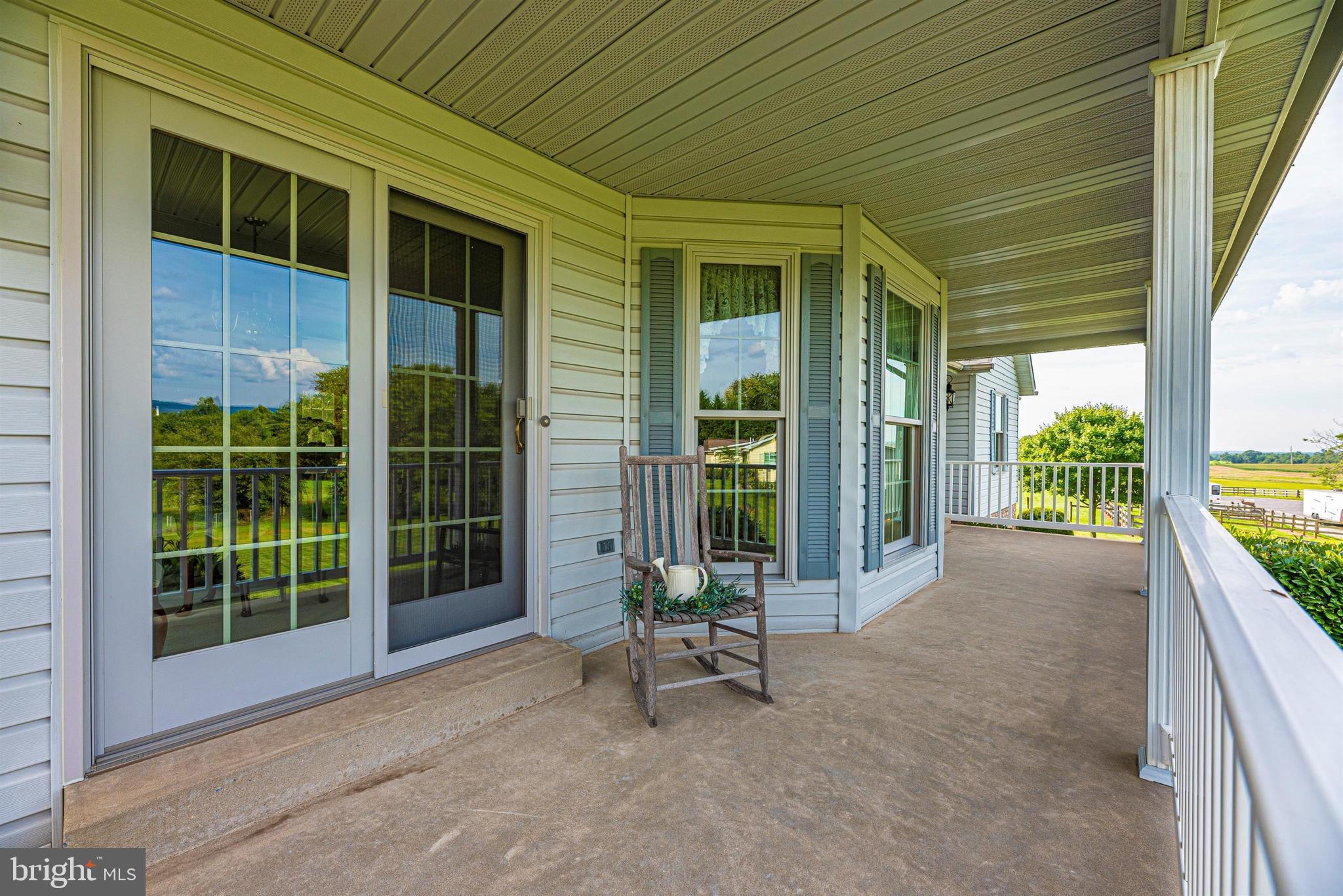 13818 Graceham Road Thurmont, MD 21788 - Photo 70 of 106 Front porch