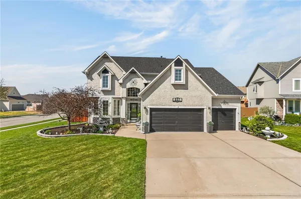 $474,900 | 661 North Poplar Circle, Gardner, KS 66030