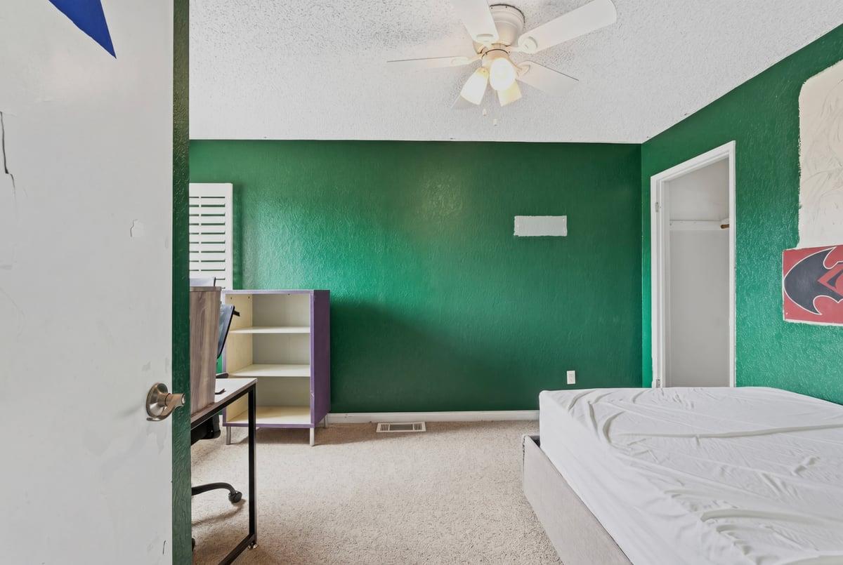 4085 Dale Road, Unit B Modesto, CA 95356 - Photo 20 of 27 a living room with a bed furniture and a window