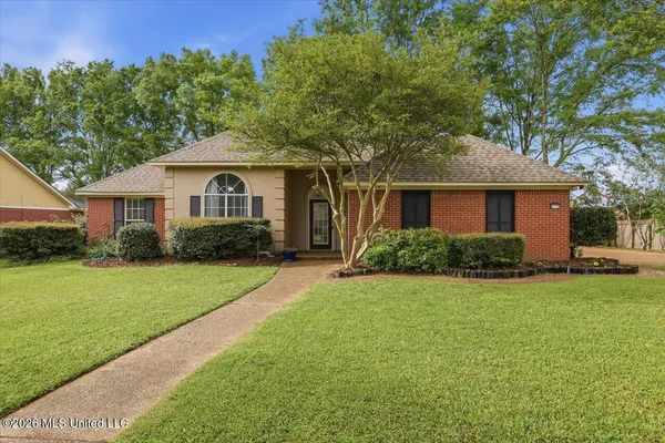 $326,500 | 215 Cambridge Drive, Madison, MS 39110